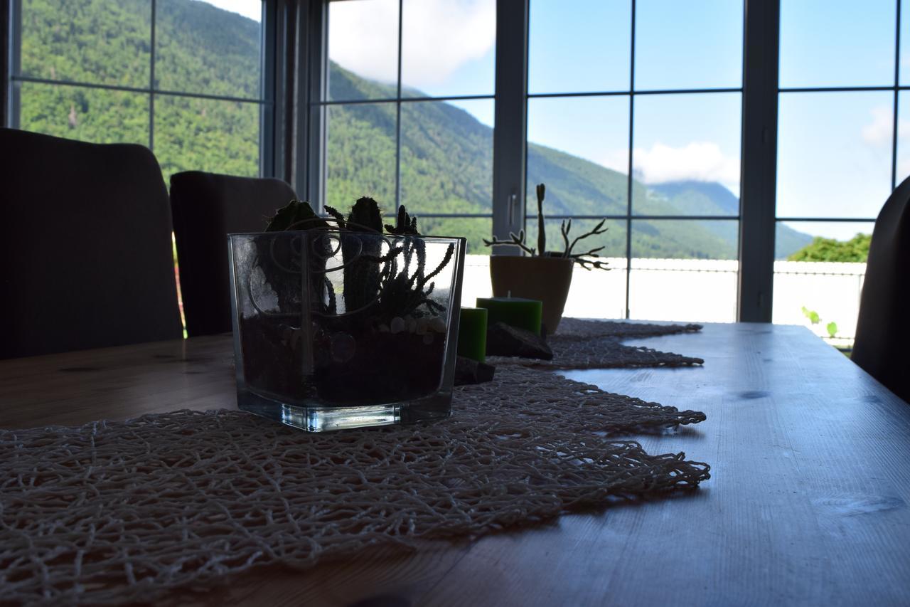 BnB Villa Levanta Péry Esterno foto